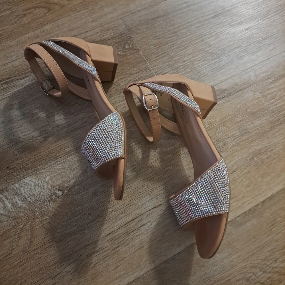 Soda ankle strap